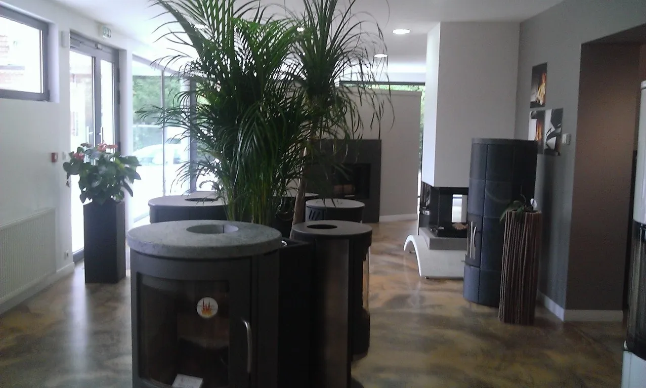 Poêles exposés dans le showroom FK Énergie
